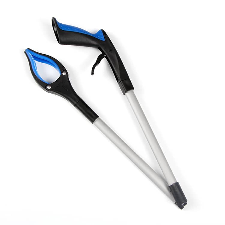 ریچر تاشو وسیله ای برای برداشتن وسایل توسط سالمندان